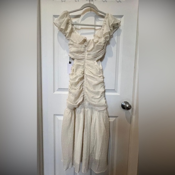 ASTR Devereaux Ruffle Gathered Swiss Dot Midi Dress NWT - Picture 4 of 5